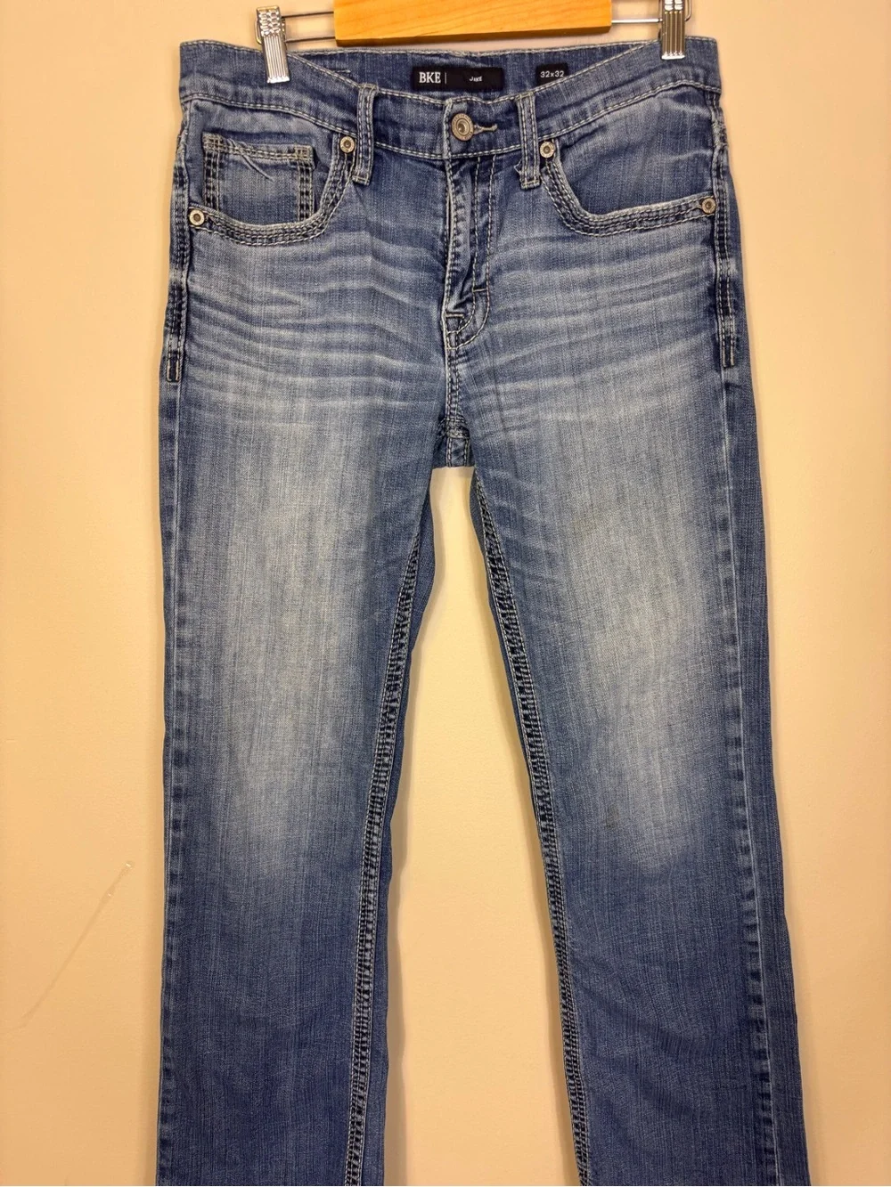 BKE Men’s Jake Light Blue Straight Jeans with Faded Detailing 32 x 32 Inseam